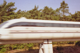 Transrapid auf der Teststrecke im Emsland – Hans Rasp, Wikimedia
